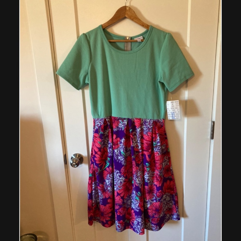 NWT LulaRoe Amelia, XL